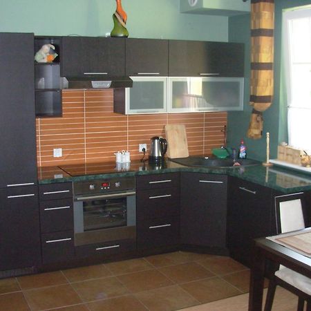 Apartment With Terrace เรวัล ภายนอก รูปภาพ