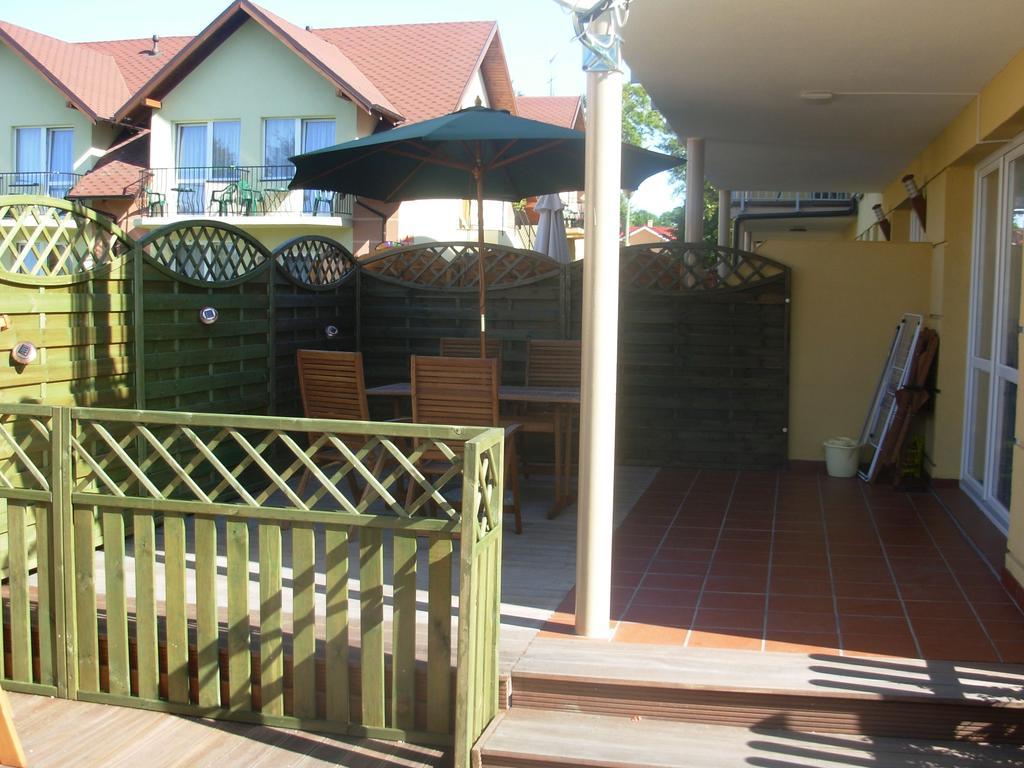 Apartment With Terrace เรวัล ภายนอก รูปภาพ